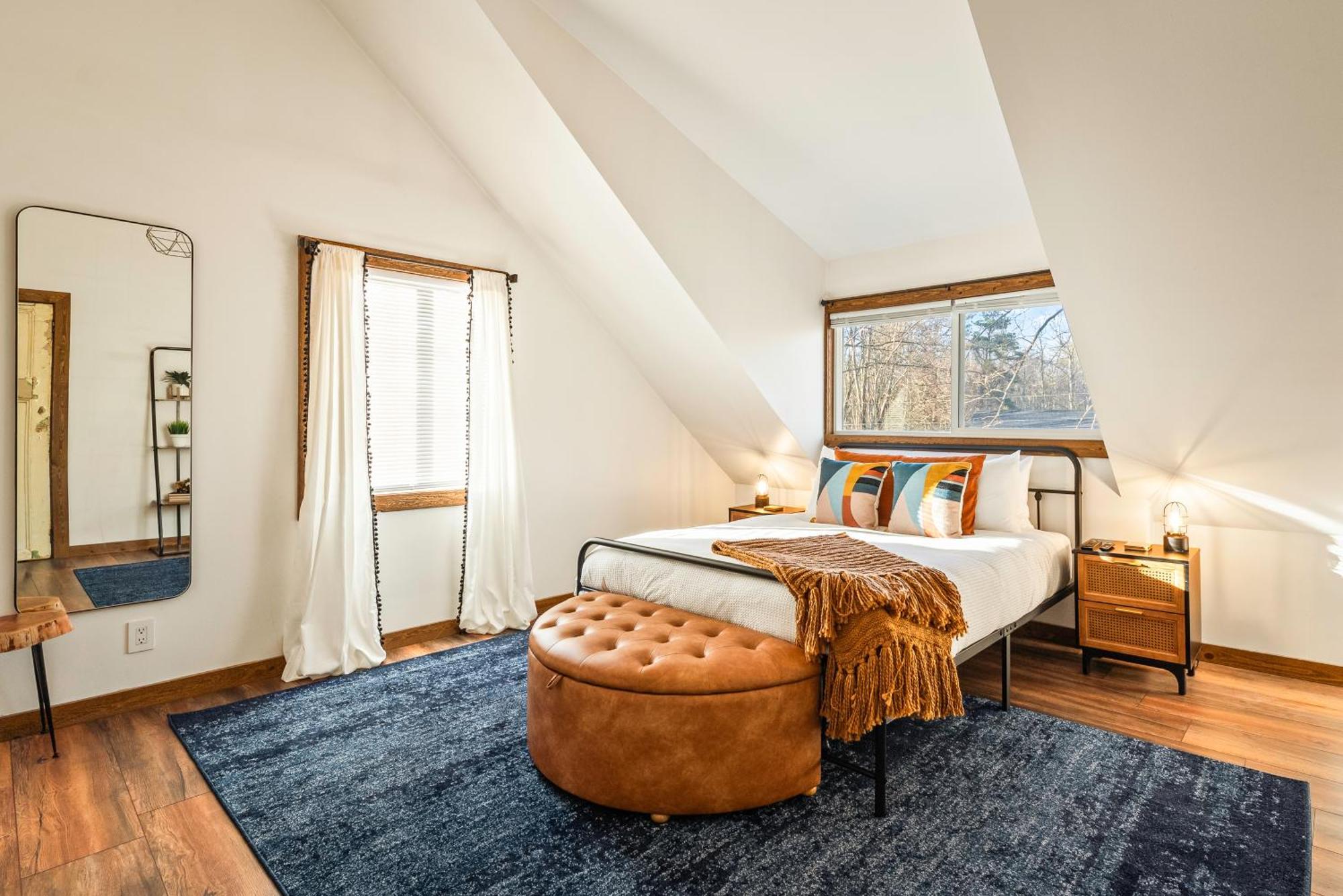 Acute - Cozy I Elegant I Serene * Pocono Summit